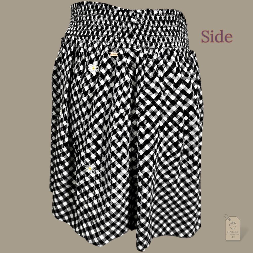 Victoria’s Secret PINK Black White Gingham Daisy Shorts Size L Smocked Waist - Picture 4 of 7